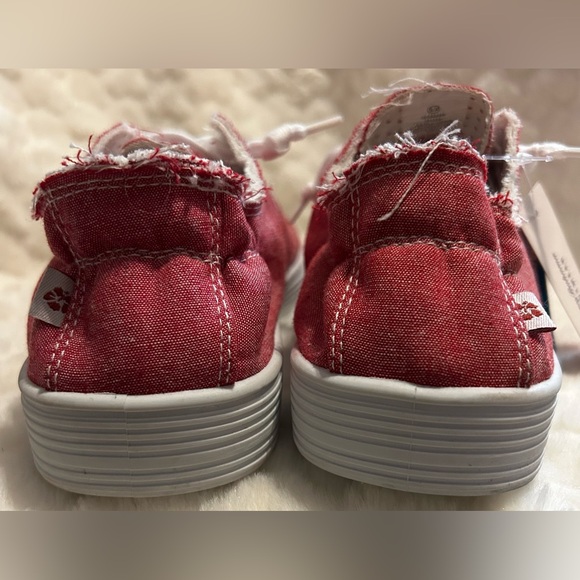 NEW…Tommy Bahama Red Canvas Sneakers women’s size 8.5 - Picture 11 of 13